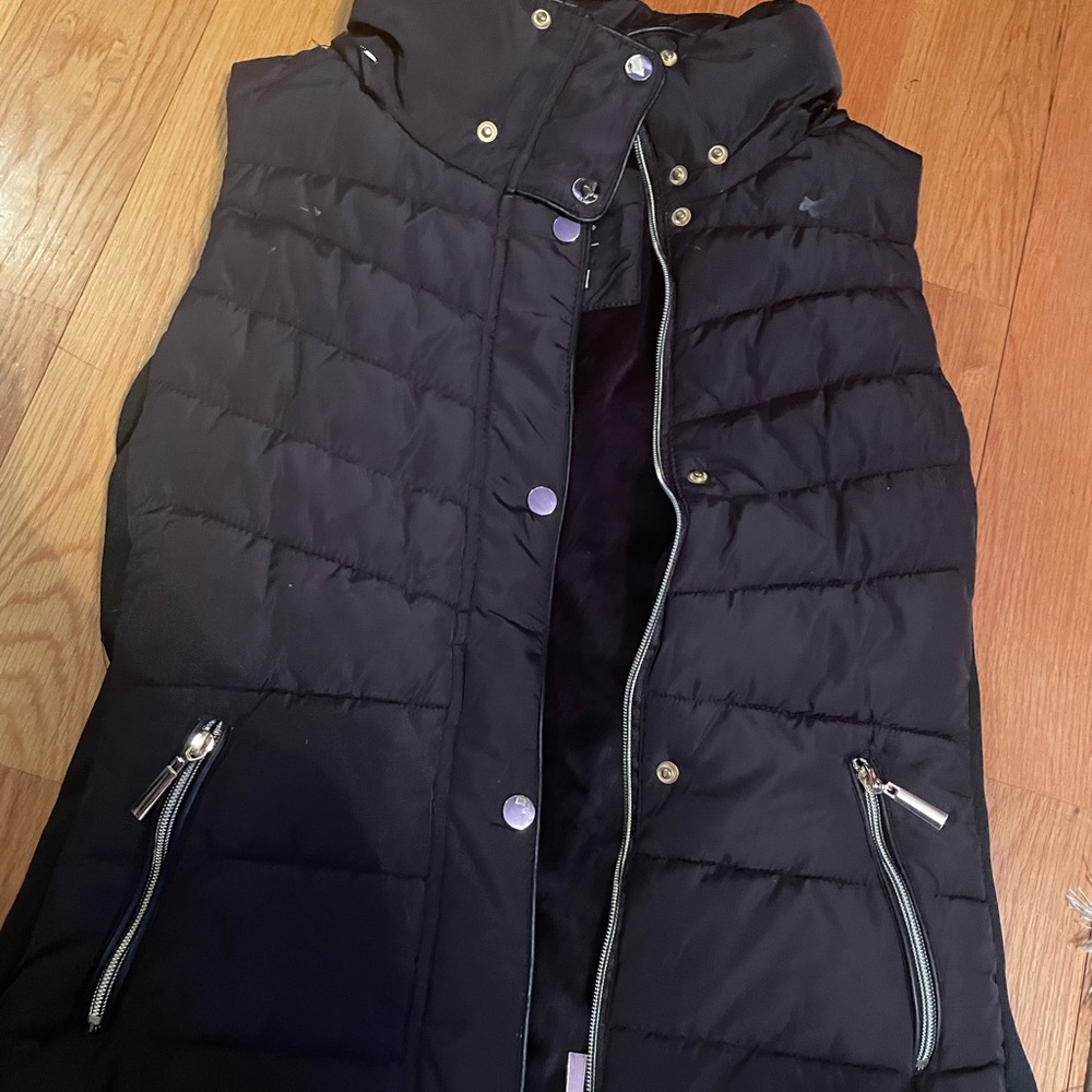 Small black puff vest